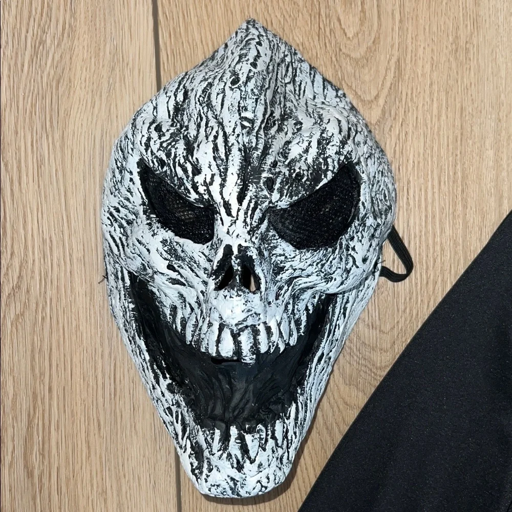 EUC - Soul Stealer Adult Costume - Black - Picture 6 of 12